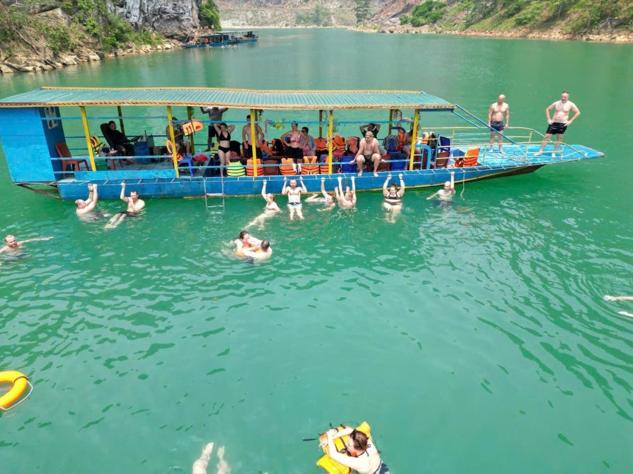 Quiri Hostel Hanoi Buitenkant foto