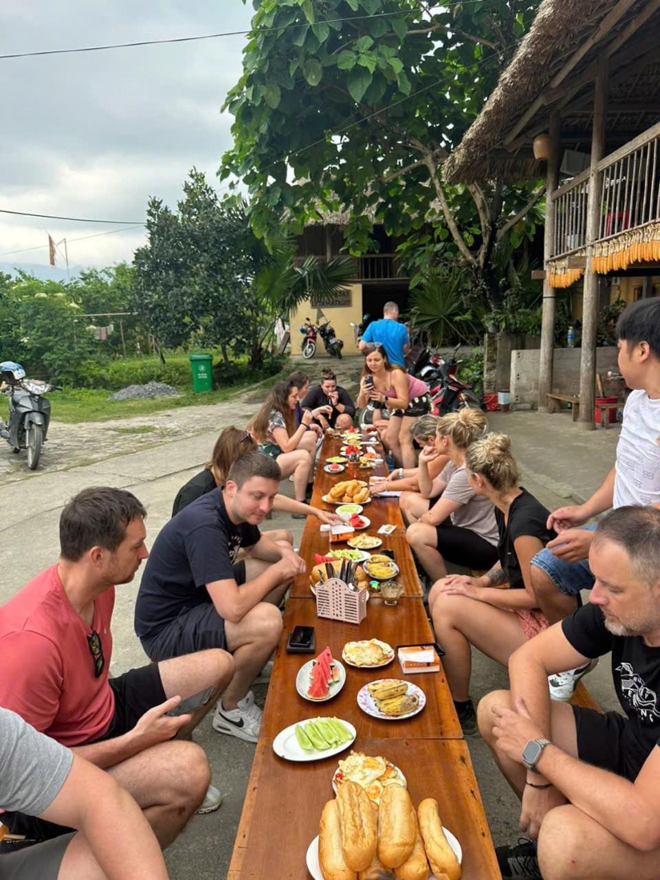 Quiri Hostel Hanoi Buitenkant foto